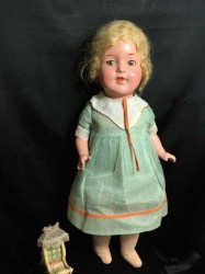 21'' LOVELY ORIGINAL RELIABLE CDA BLONDE MAMA DOLL, GREEN DRESS